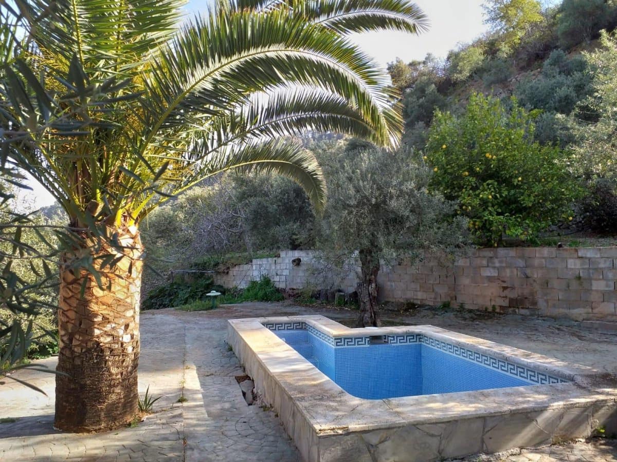 3 soveværelse Finca/Landehus til salg i Yunquera med swimmingpool - € 215.000 (Ref: 4569432)