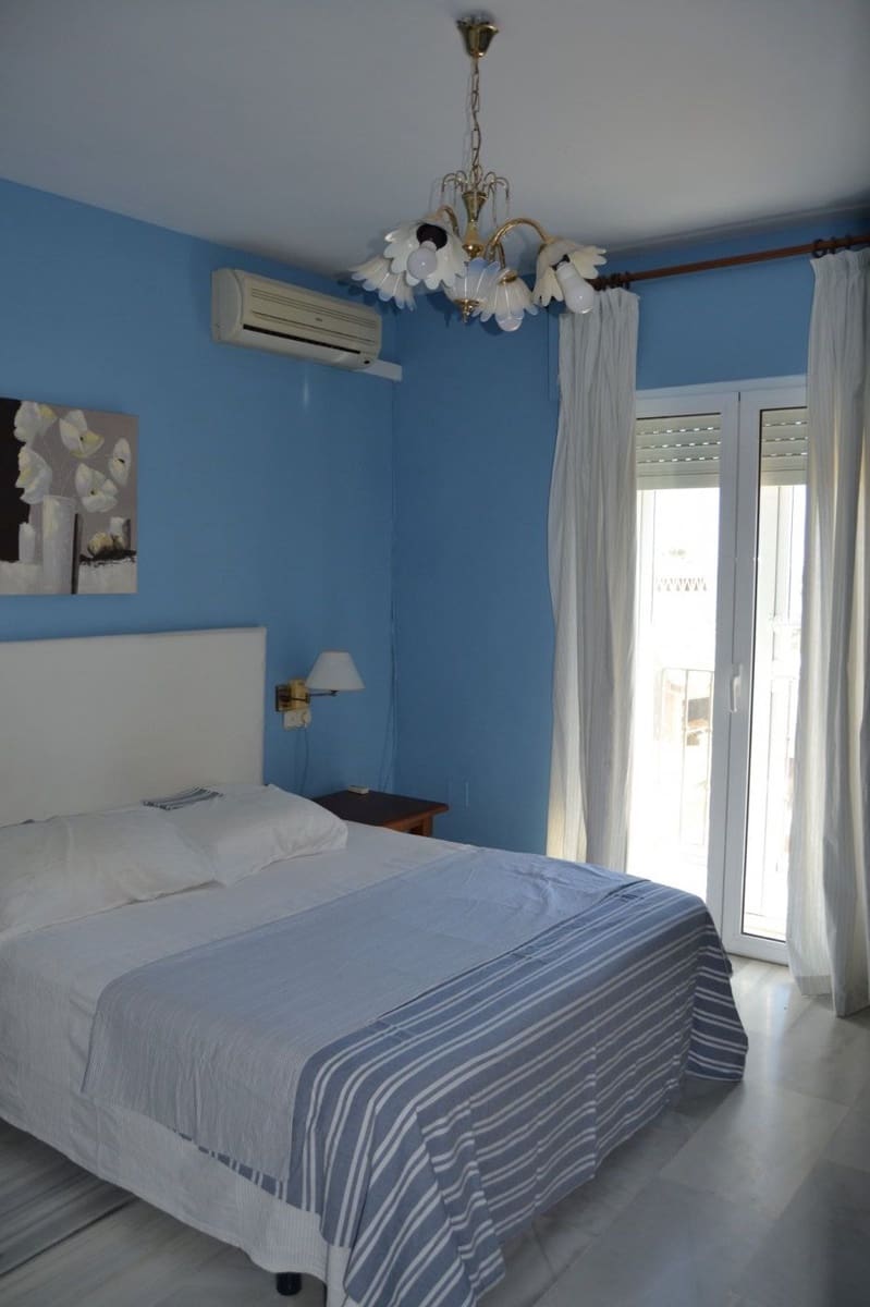 3 soveværelse Rækkehus til leje i Fuengirola med swimmingpool - € 1.850 (Ref: 6650282)