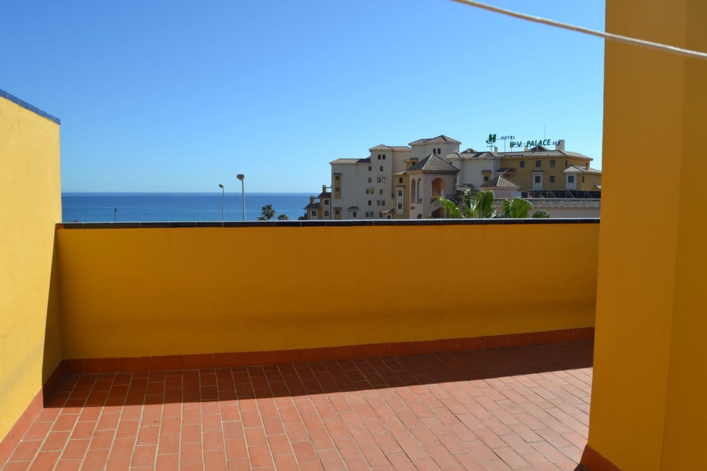 3 soveværelse Rækkehus til leje i Fuengirola med swimmingpool - € 1.850 (Ref: 6650282)