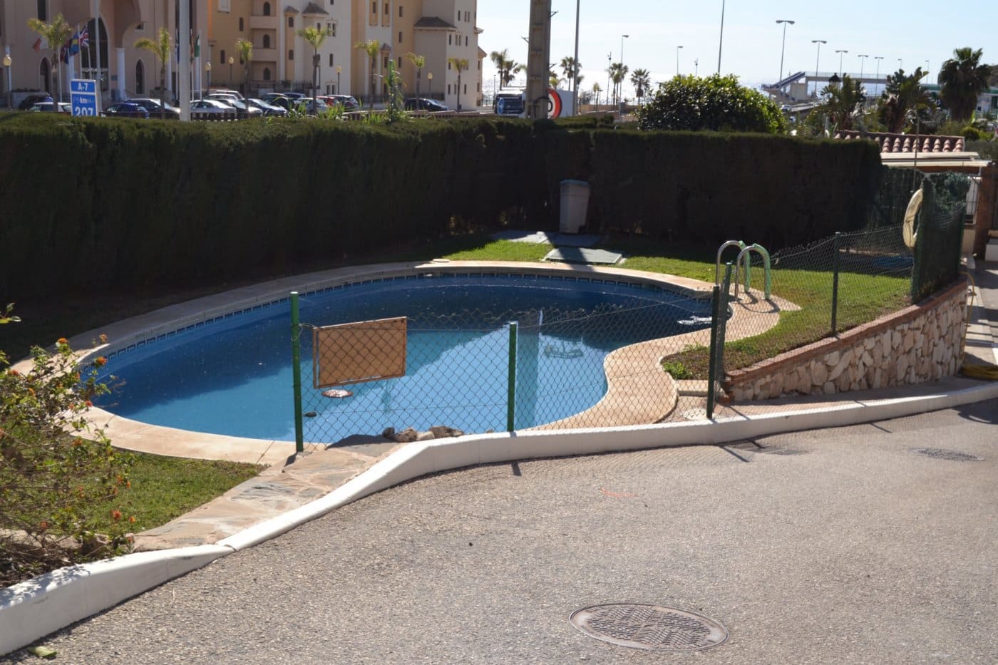 3 soveværelse Rækkehus til leje i Fuengirola med swimmingpool - € 1.850 (Ref: 6650282)