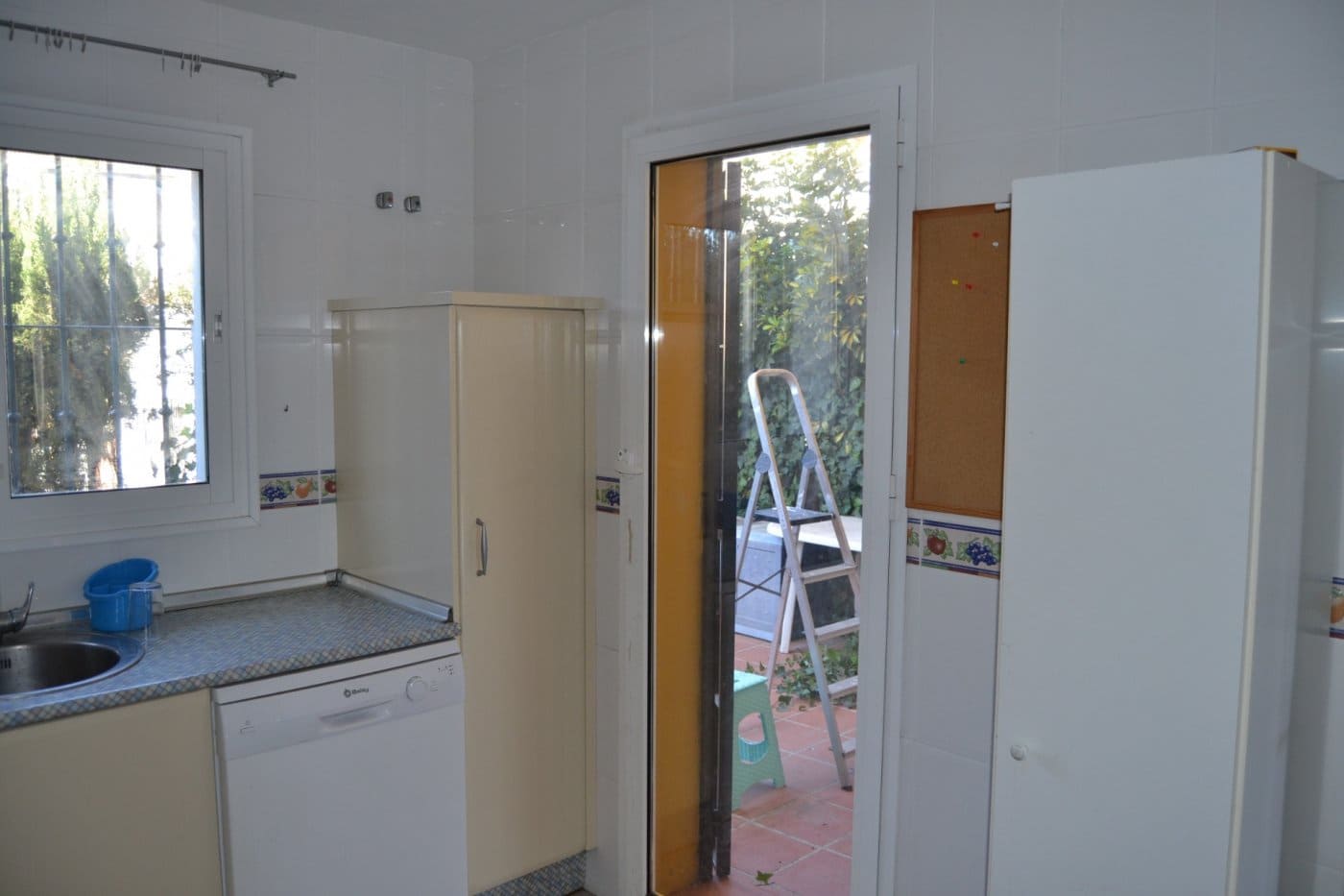 3 soveværelse Rækkehus til leje i Fuengirola med swimmingpool - € 1.850 (Ref: 6650282)