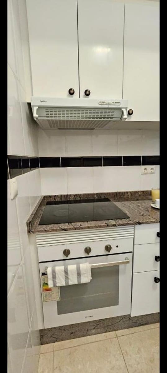 3 bedroom Apartment for rent in Fuengirola - € 1,200 (Ref: 9748160)