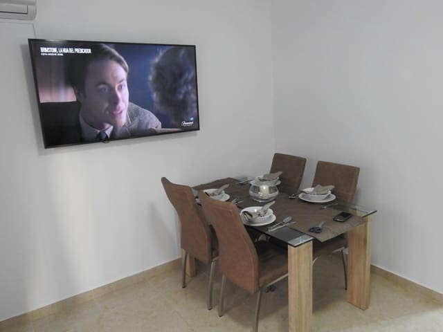 3 soveværelse Lejlighed til leje i Fuengirola - € 1.200 (Ref: 9748160)