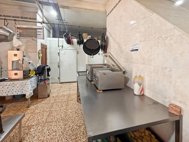 2 sovrum Kommersiell att hyra i La Romana - 2 000 € (Ref: 10111994)