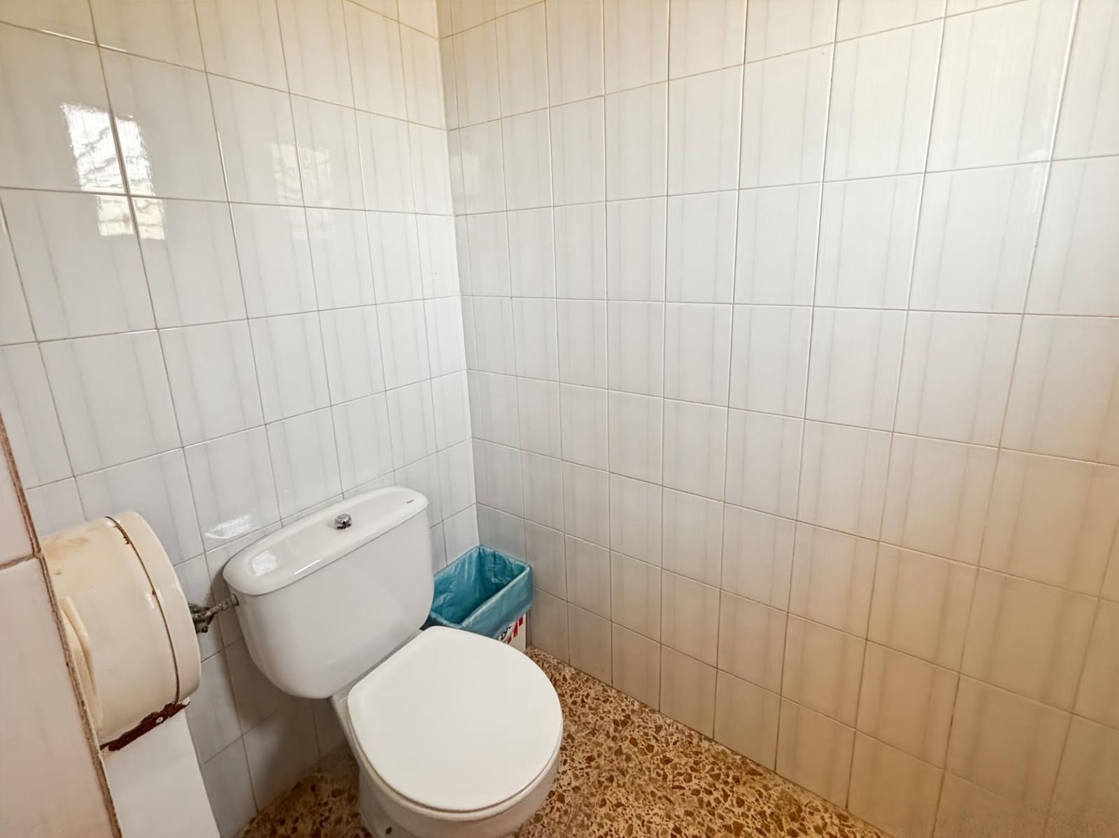 Local Comercial de 2 habitaciones en La Romana en alquiler - 2.000 € (Ref: 10111994)