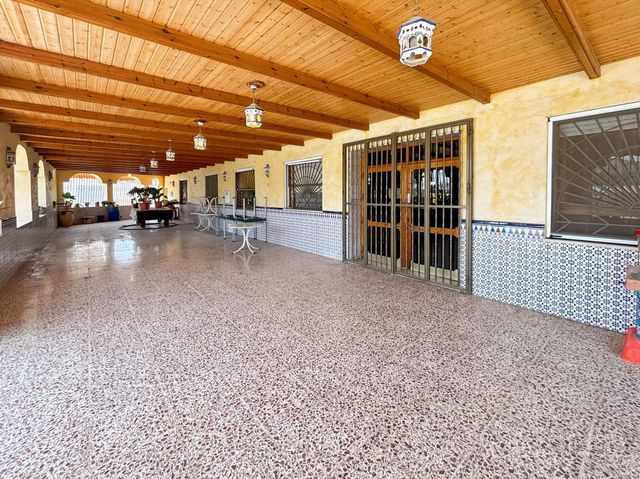 2 sovrum Kommersiell att hyra i La Romana - 2 000 € (Ref: 10111994)