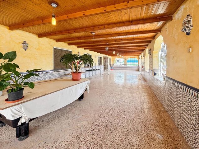 2 sovrum Kommersiell att hyra i La Romana - 2 000 € (Ref: 10111994)