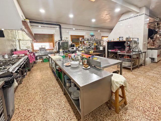 2 sovrum Kommersiell att hyra i La Romana - 2 000 € (Ref: 10111994)