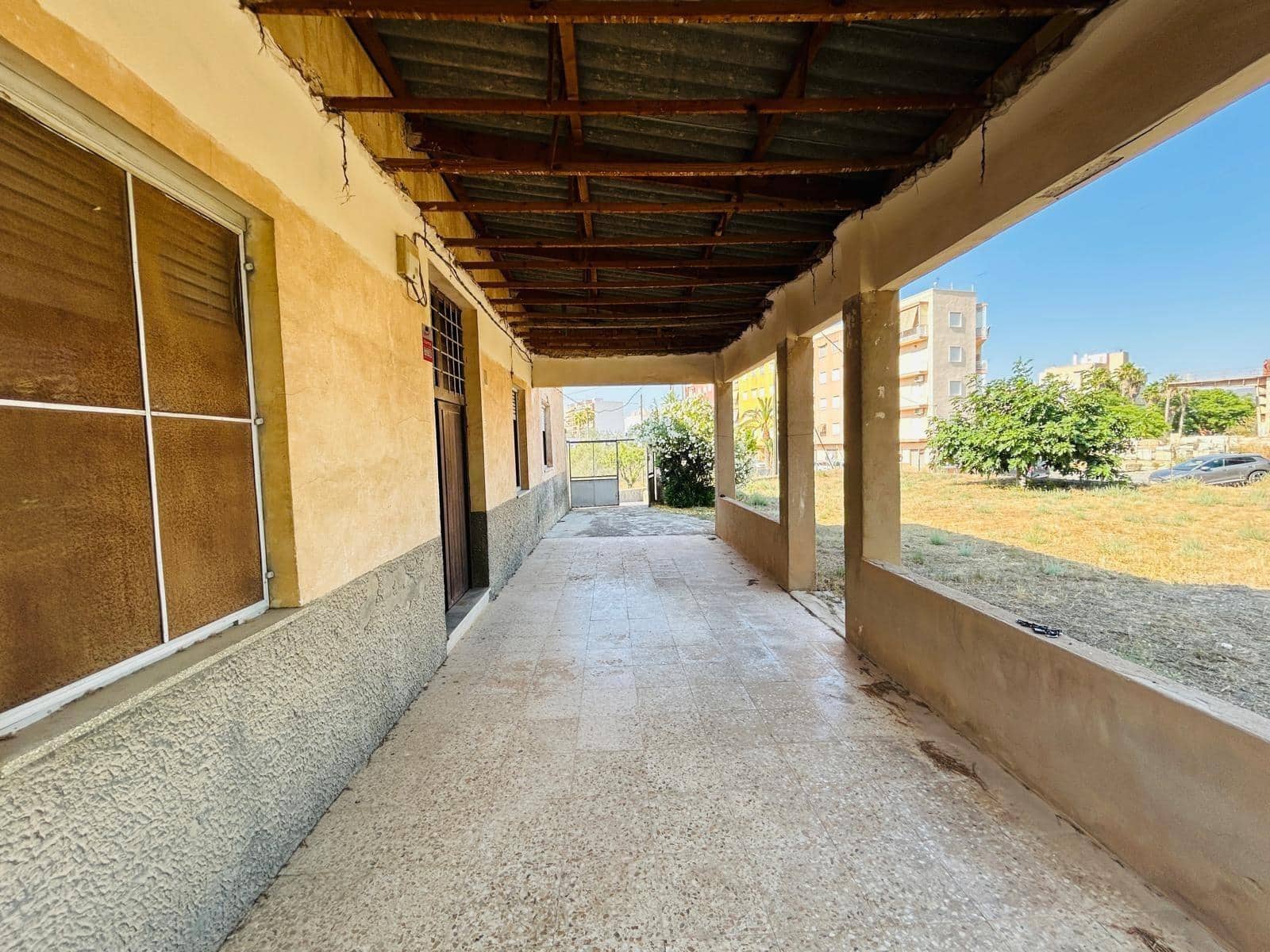 4 bedroom Villa for sale in Monovar / Monover - € 133,000 (Ref: 10111997)