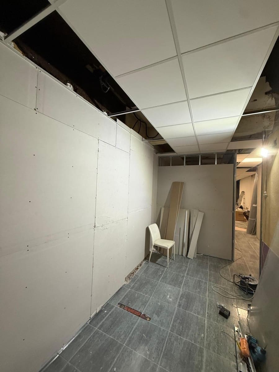 Comercial para venda em Alicante cidade - 120 000 € (Ref: 10112000)