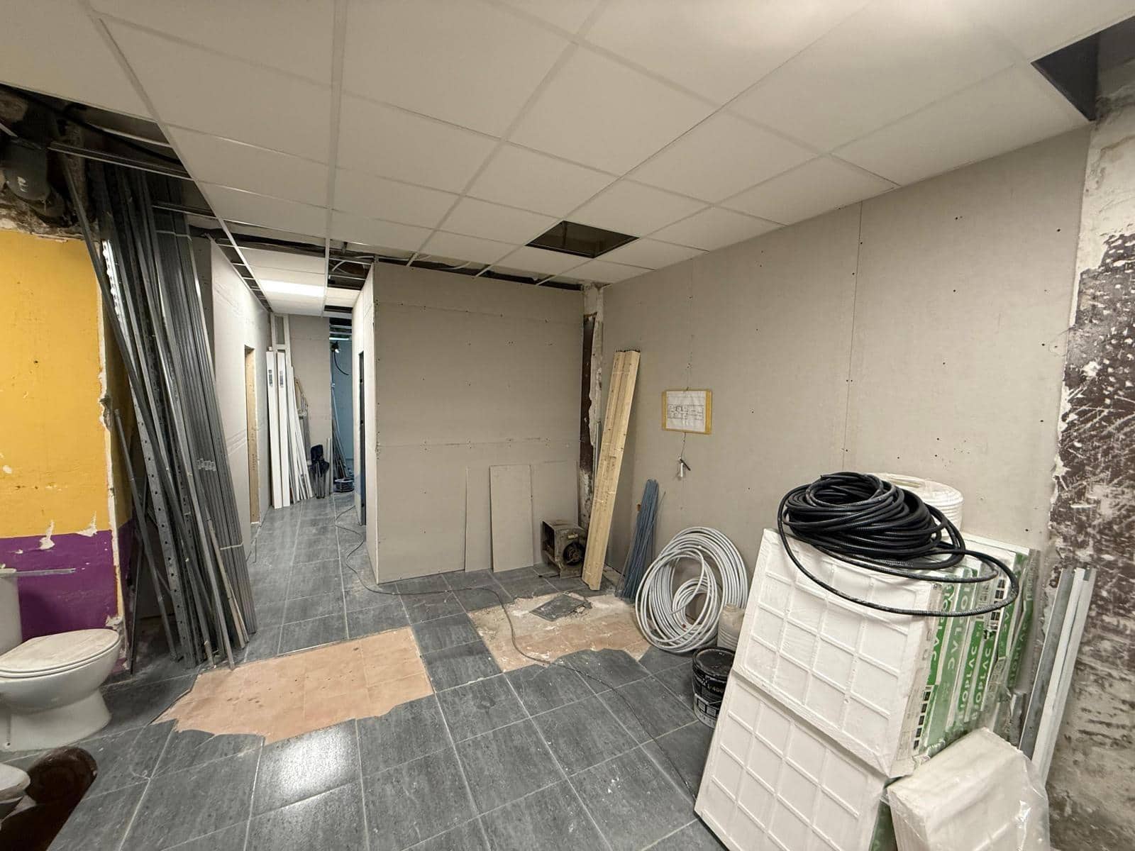 Comercial para venda em Alicante cidade - 120 000 € (Ref: 10112000)