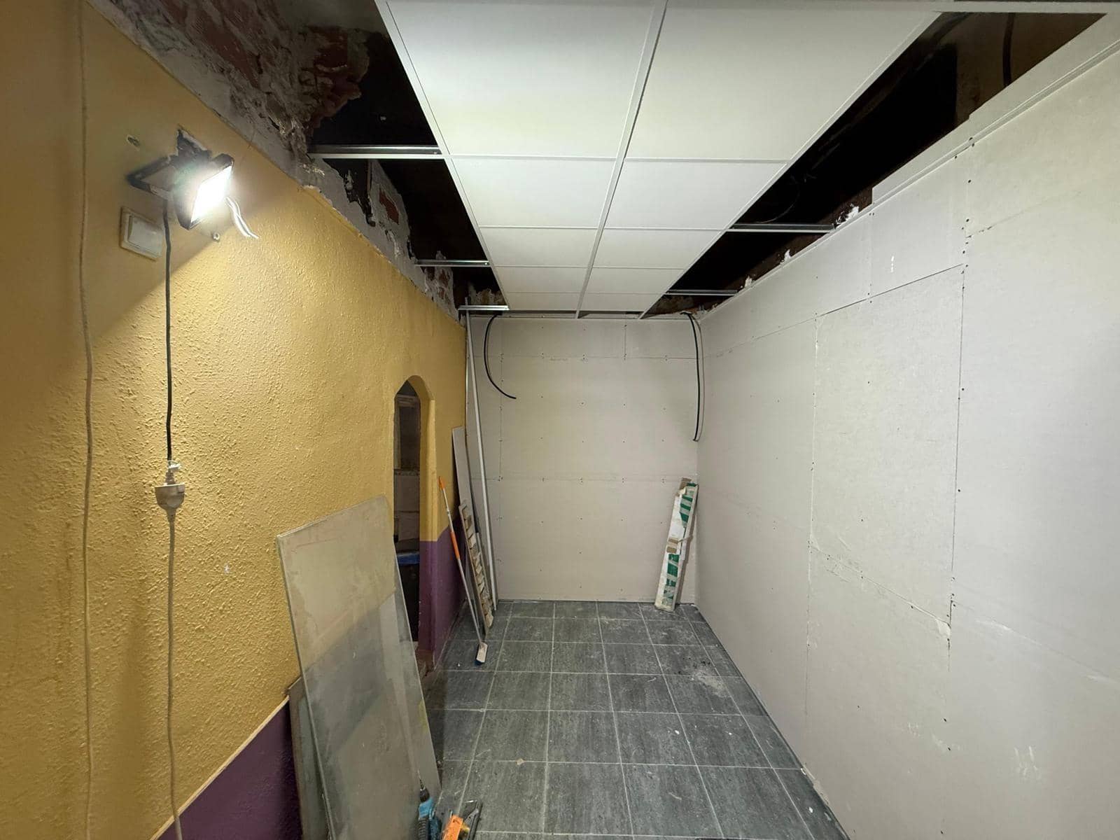 Comercial para venda em Alicante cidade - 120 000 € (Ref: 10112000)