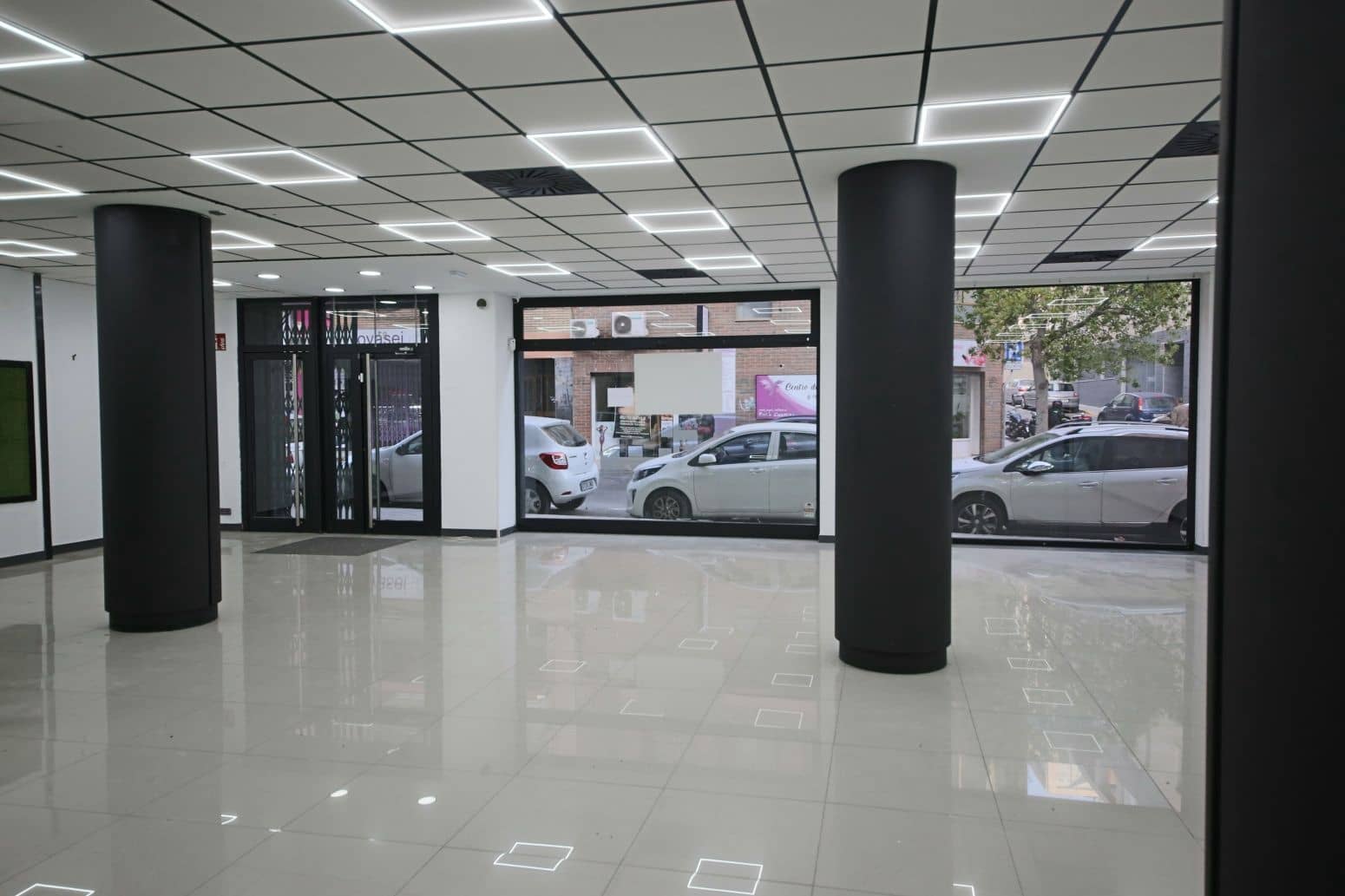 Commercial for rent in Alicante / Alacant city - € 1,900 (Ref: 10112001)