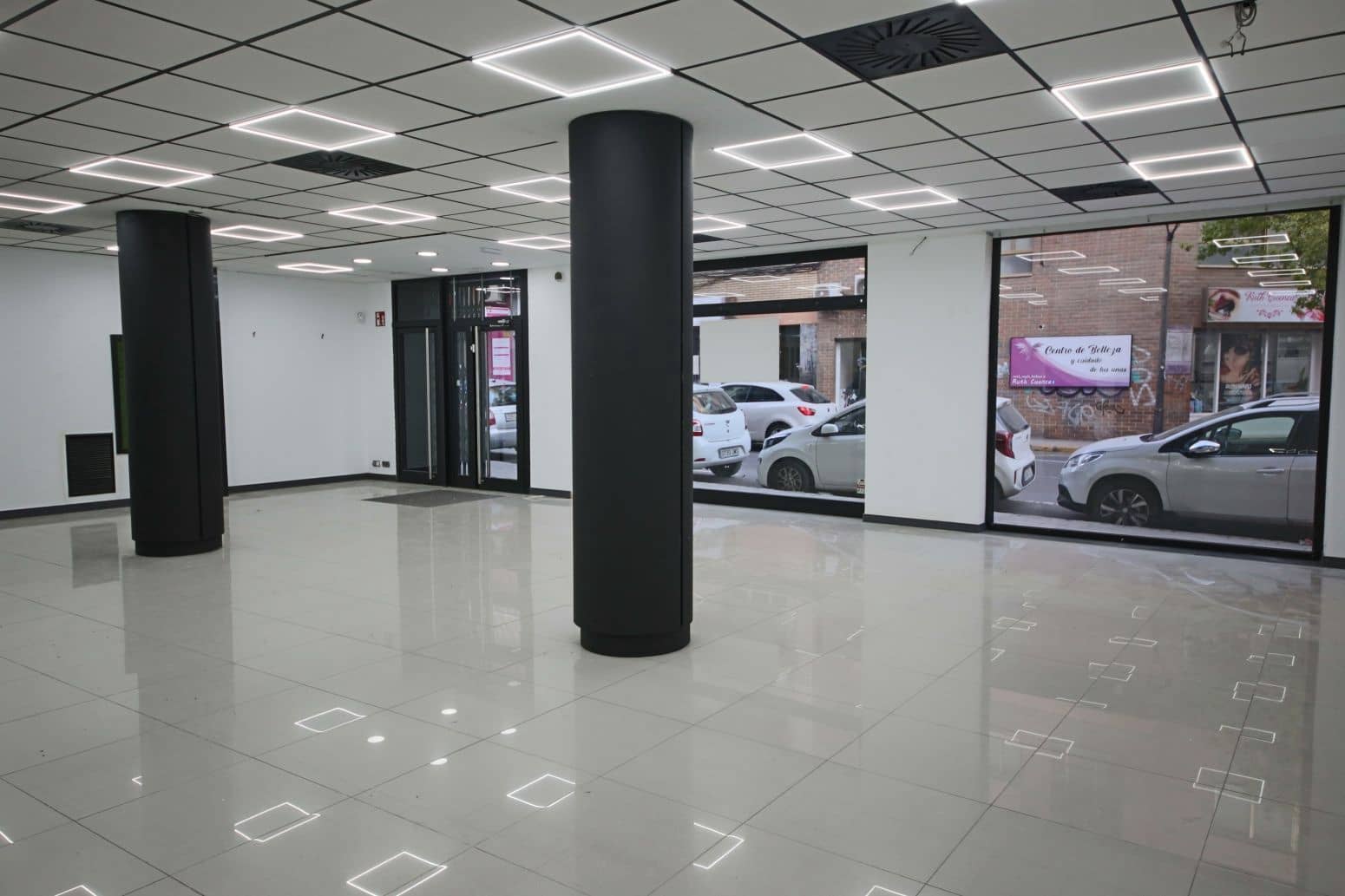 Commercial for rent in Alicante / Alacant city - € 1,900 (Ref: 10112001)