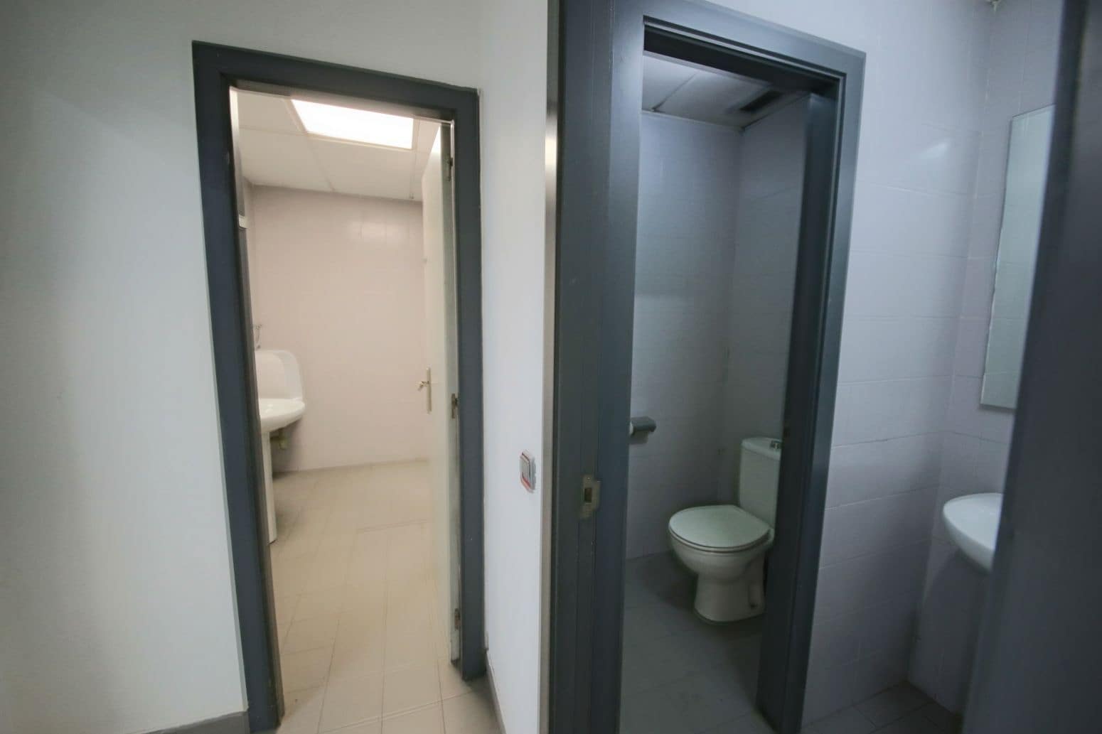 Commercial for rent in Alicante / Alacant city - € 1,900 (Ref: 10112001)