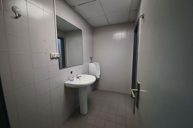 Commercial for rent in San Blas, Alicante / Alacant city - € 1,900 (Ref: 10112001)
