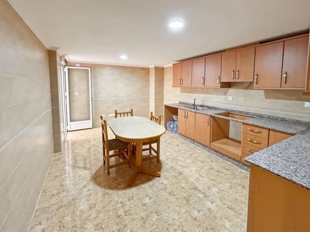 4 chambre Appartement à vendre à Pinoso avec garage - 127 900 € (Ref: 10112002)