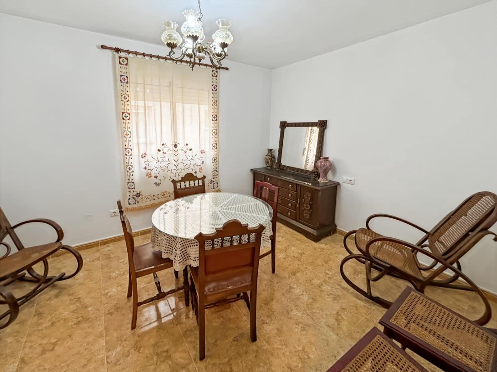 4 chambre Appartement à vendre à Pinoso avec garage - 127 900 € (Ref: 10112002)