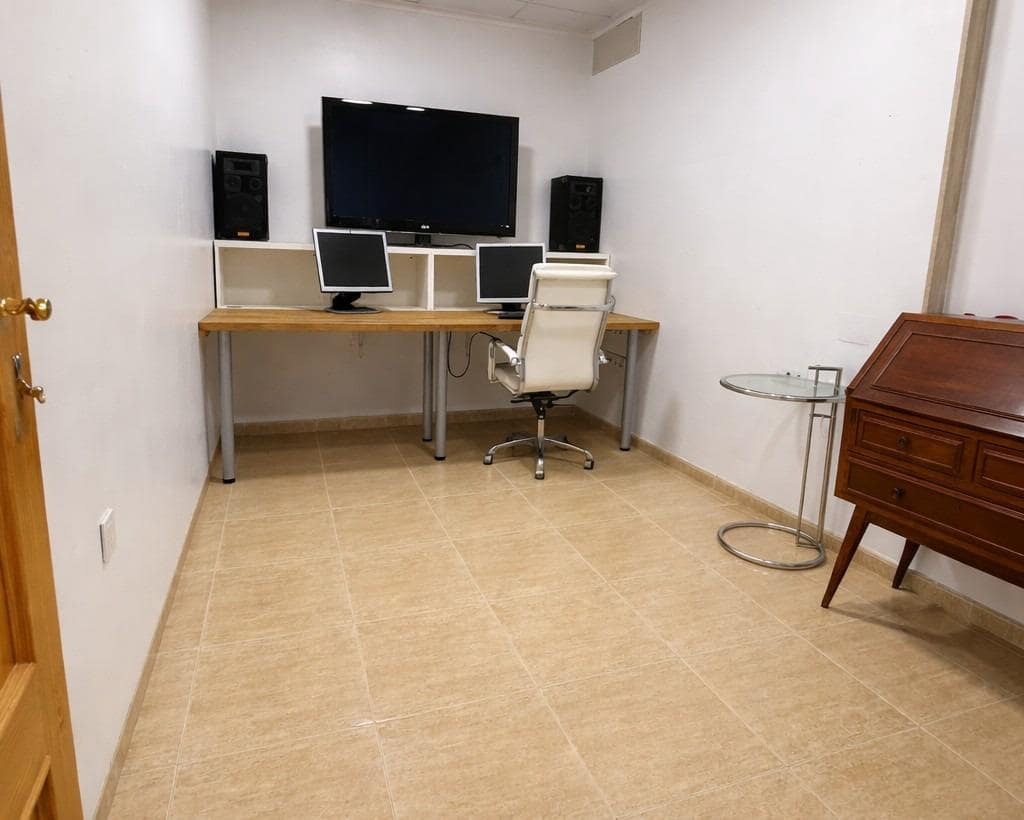 Bedrijf te koop in Catral met garage - € 390.000 (Ref: 10112003)