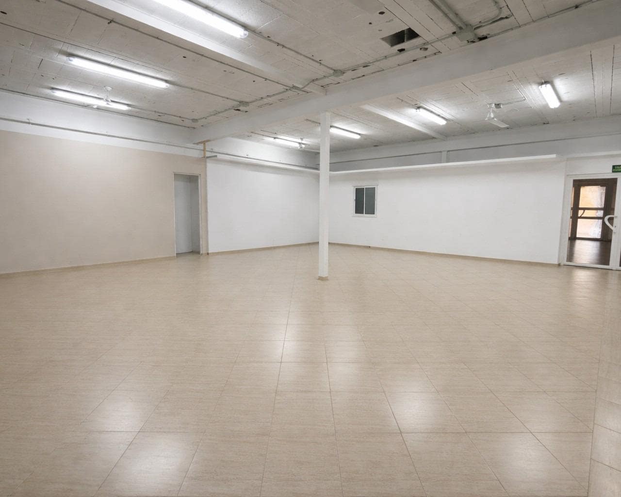 Bedrijf te koop in Catral met garage - € 390.000 (Ref: 10112003)