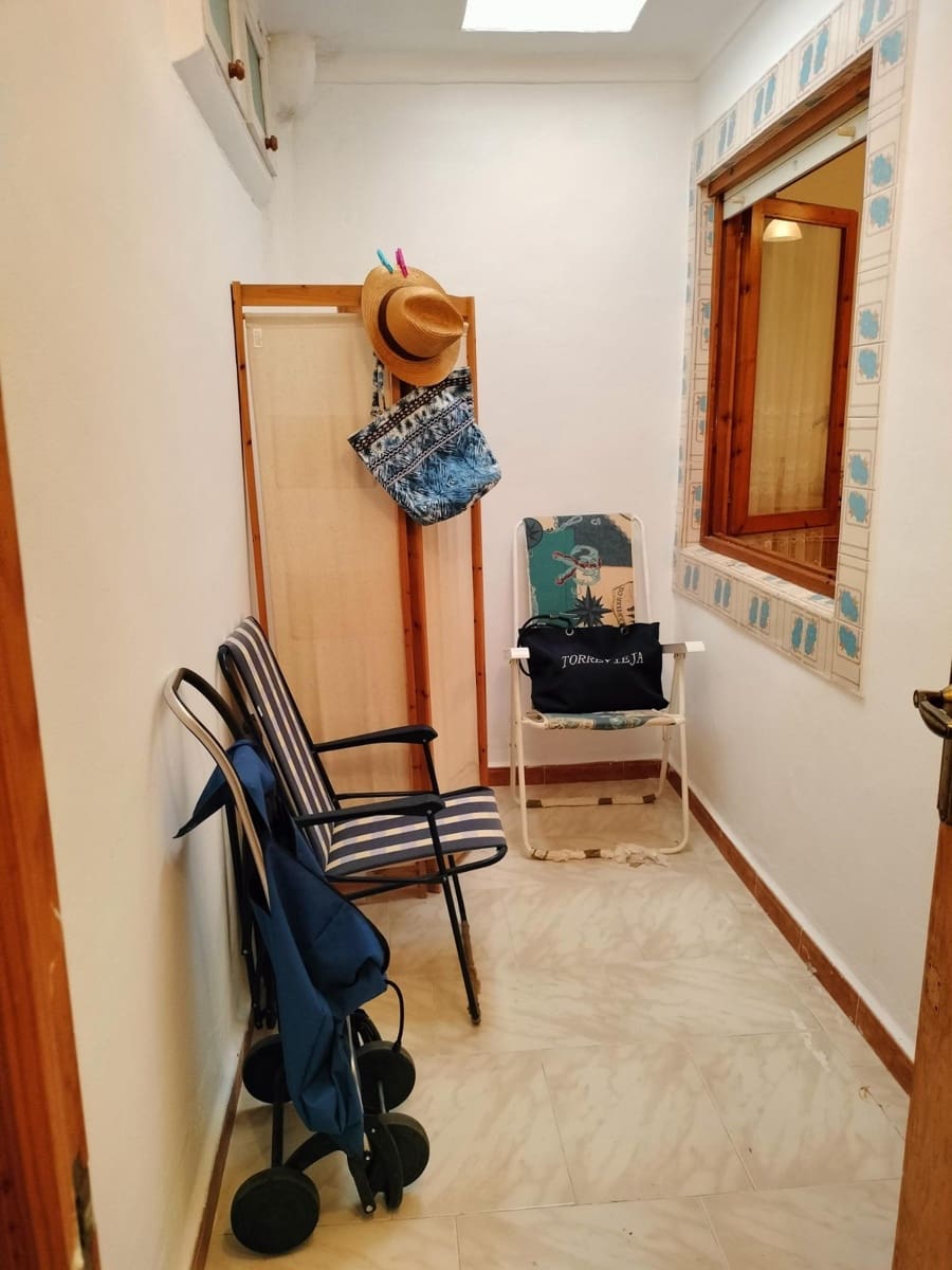 2 bedroom Beach Apartment for sale in Torrevieja - € 170,000 (Ref: 10112004)