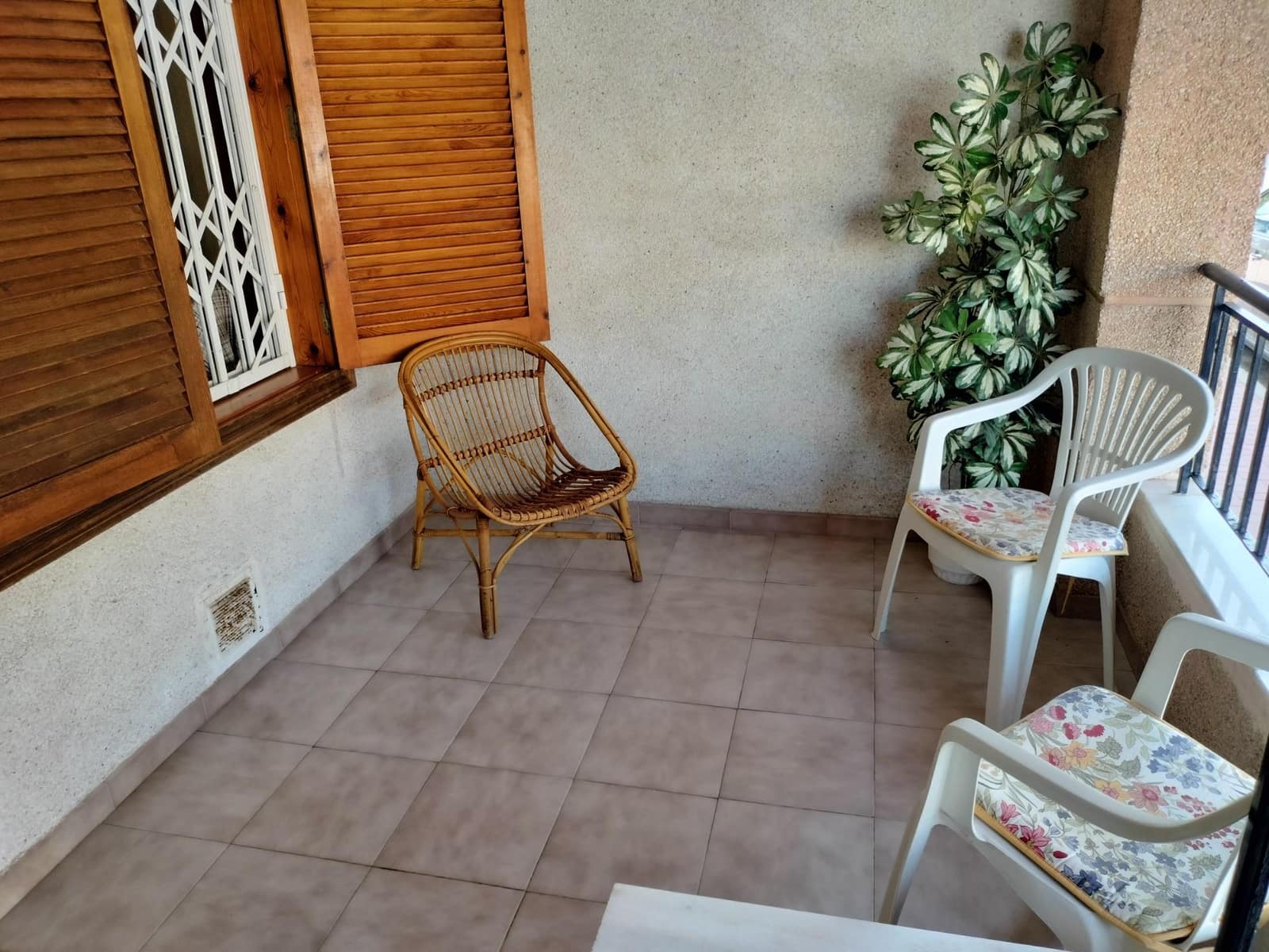 2 bedroom Beach Apartment for sale in Torrevieja - € 170,000 (Ref: 10112004)