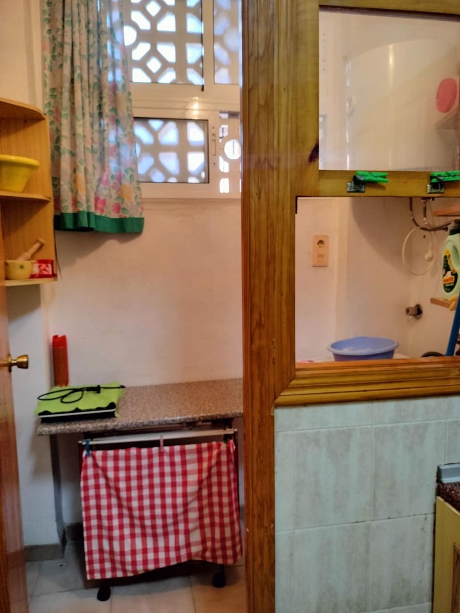 2 bedroom Beach Apartment for sale in Torrevieja - € 170,000 (Ref: 10112004)
