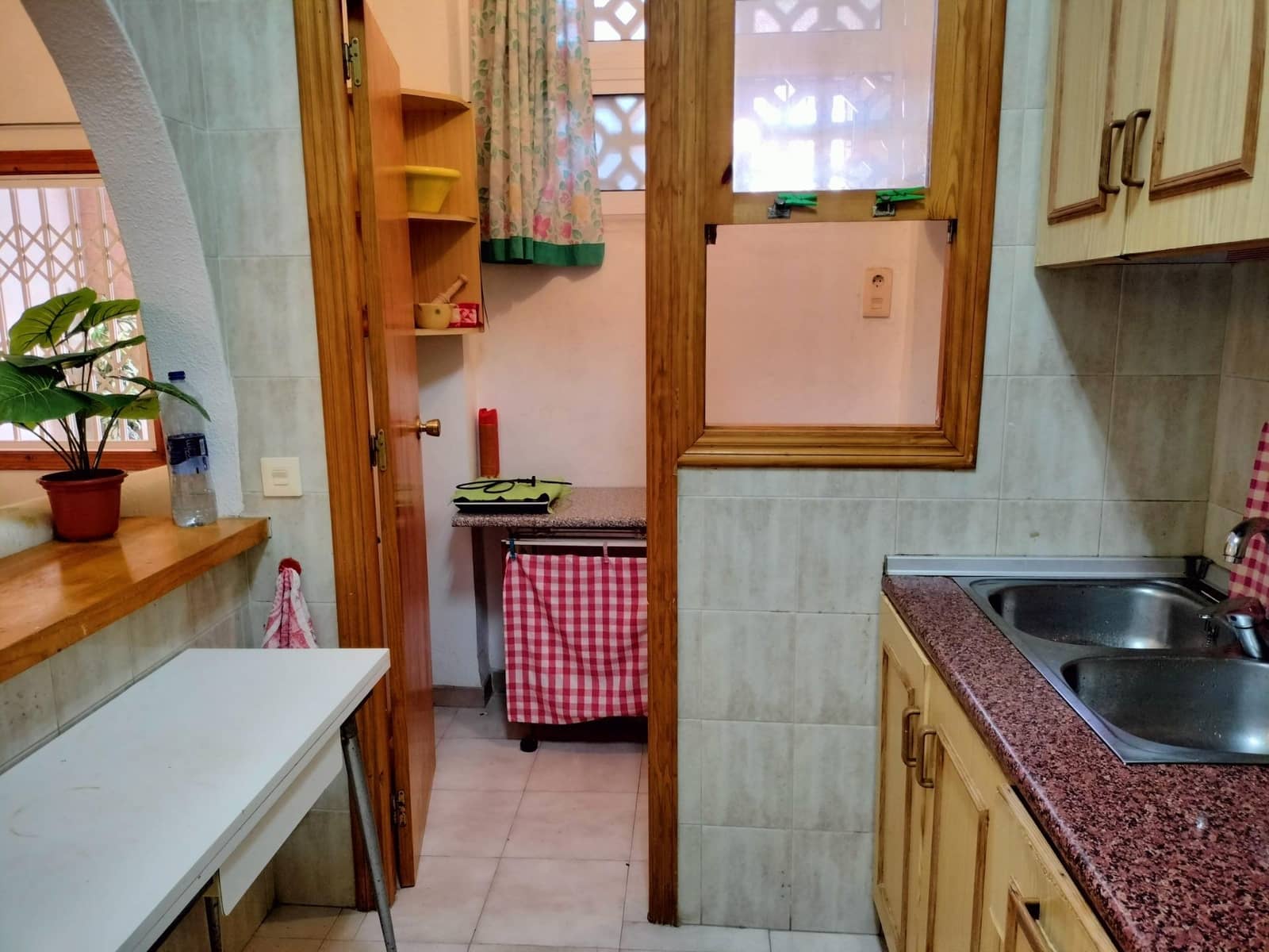 2 bedroom Beach Apartment for sale in Torrevieja - € 170,000 (Ref: 10112004)