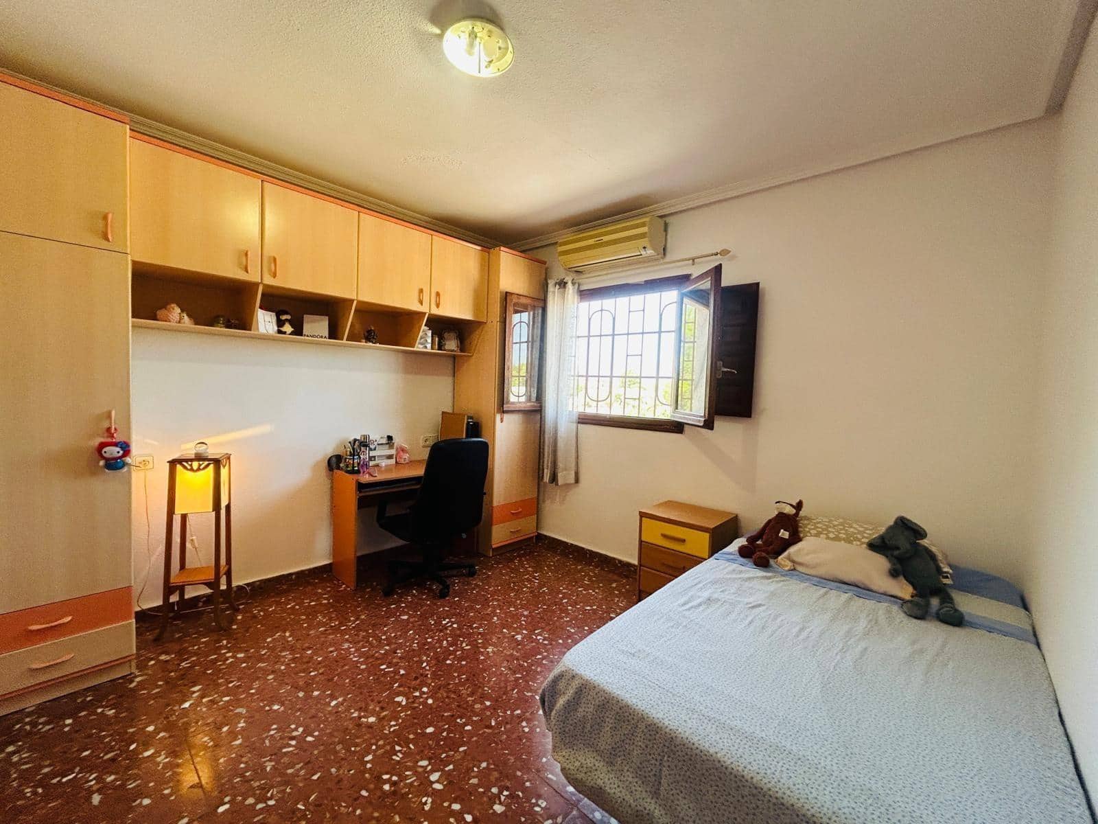 5 soveværelse Villa til salg i San Vicente / Sant Vicent del Raspeig med swimmingpool garage - € 489.000 (Ref: 10112005)