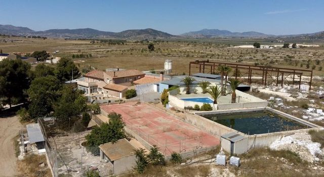 7 slaapkamer Finca/Landhuis te koop in Monóvar / Monóver met zwembad garage - € 629.000 (Ref: 10112008)