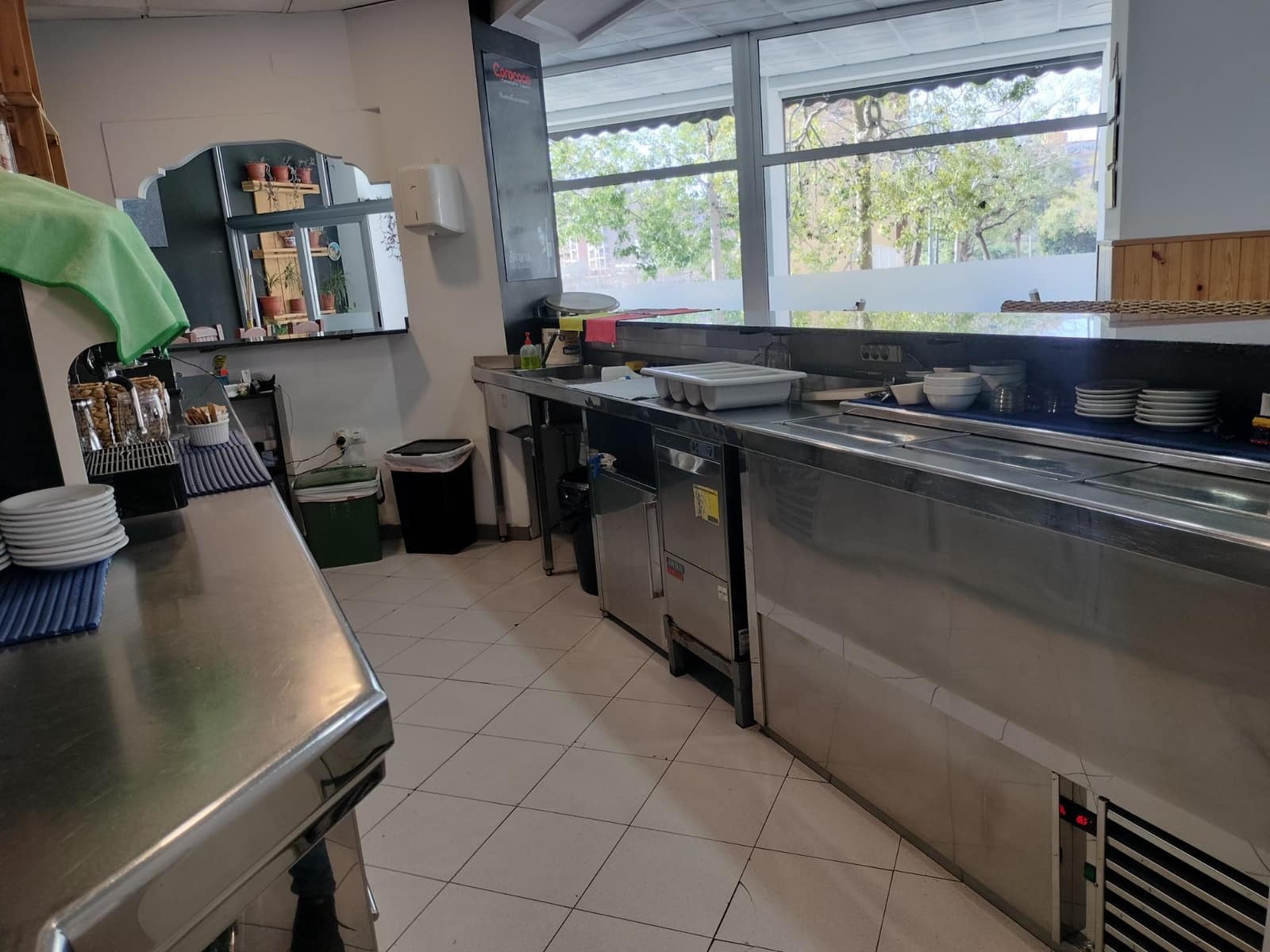 1 bedroom Commercial for rent in Alicante / Alacant city - € 850 (Ref: 10112010)