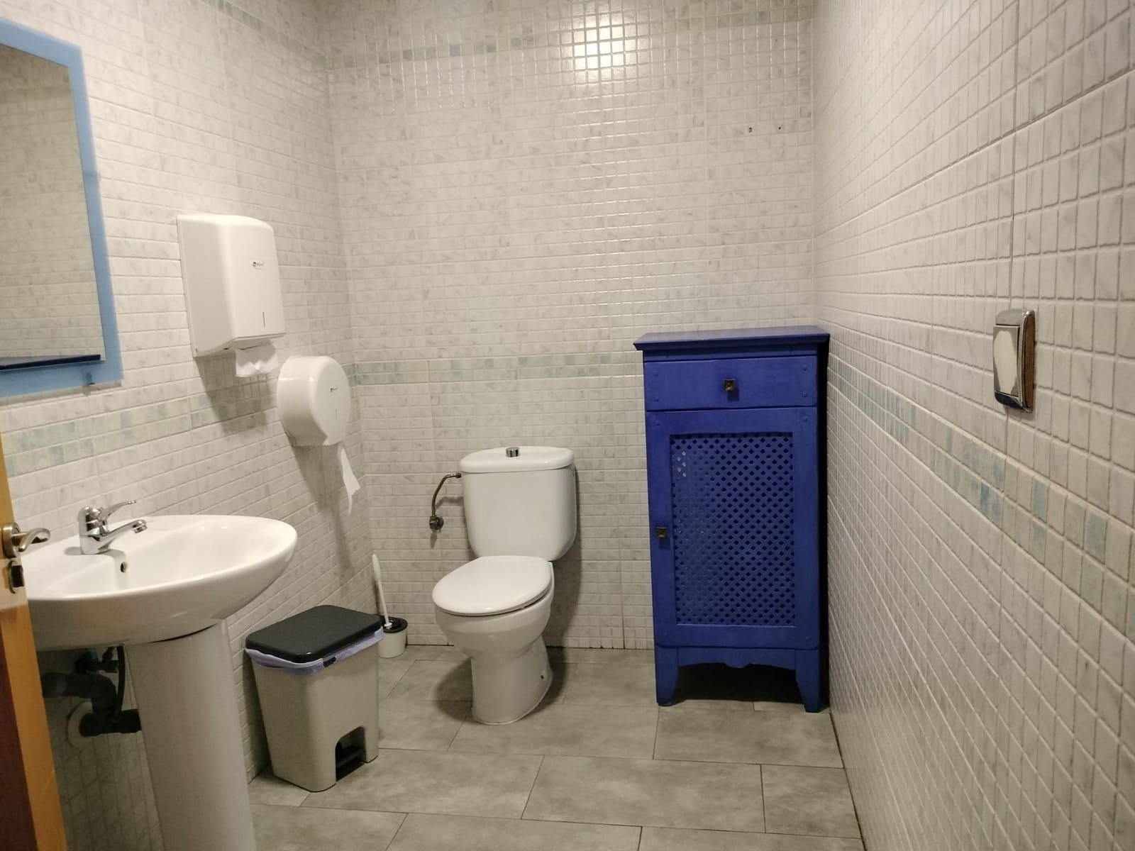 1 bedroom Commercial for rent in Alicante / Alacant city - € 850 (Ref: 10112010)