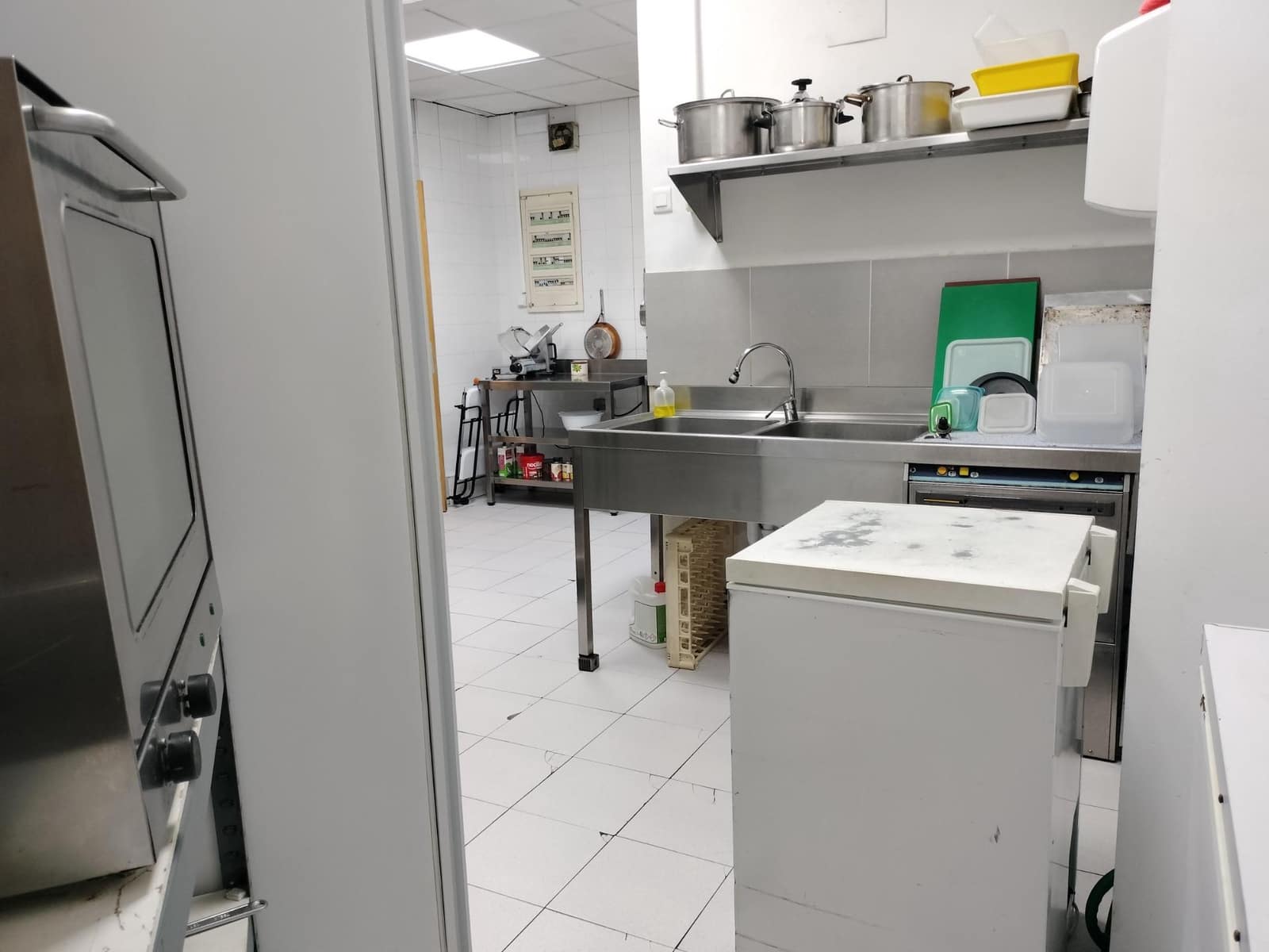 1 bedroom Commercial for rent in Alicante / Alacant city - € 850 (Ref: 10112010)