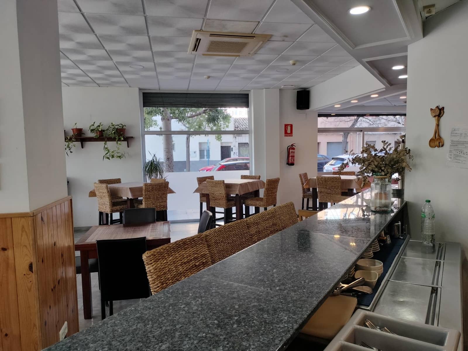 1 bedroom Commercial for rent in Alicante / Alacant city - € 850 (Ref: 10112010)