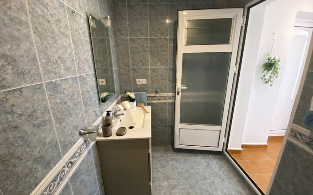 4 makuuhuone Omakotitalo myytävänä paikassa Sax - 120 000 € (Ref: 10091443)