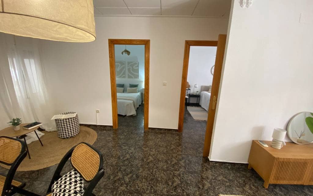 4 makuuhuone Omakotitalo myytävänä paikassa Sax - 120 000 € (Ref: 10091443)