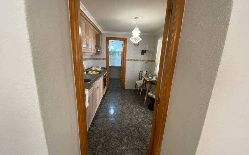 4 makuuhuone Omakotitalo myytävänä paikassa Sax - 120 000 € (Ref: 10091443)