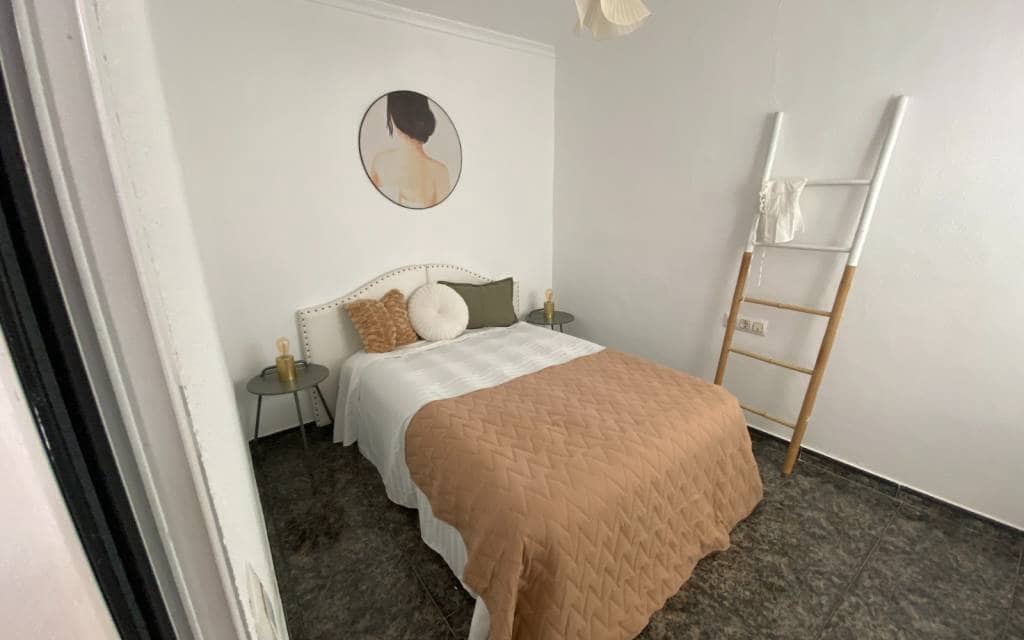 4 makuuhuone Omakotitalo myytävänä paikassa Sax - 120 000 € (Ref: 10091443)