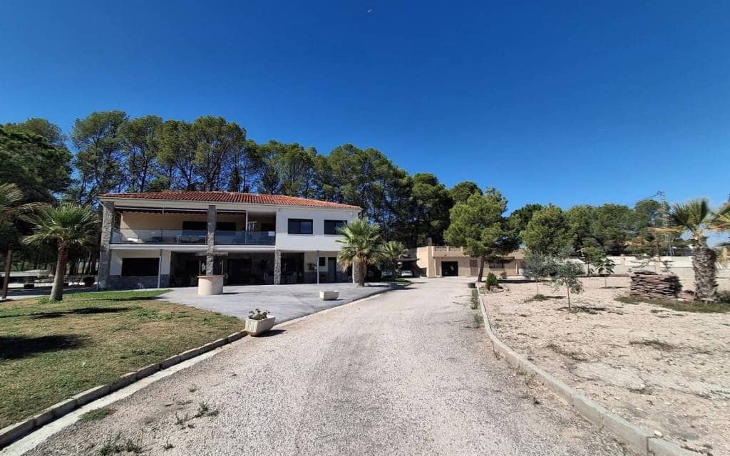 7 sovrum Villa till salu i Sax med pool garage - 599 995 € (Ref: 10130610)