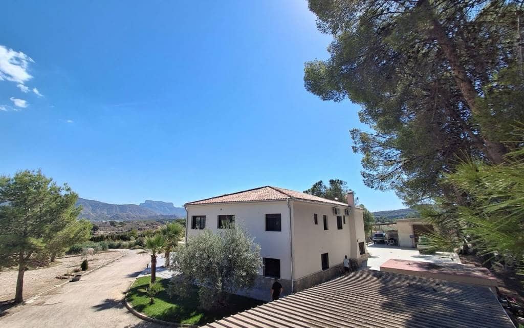 7 sovrum Villa till salu i Sax med pool garage - 599 995 € (Ref: 10130610)