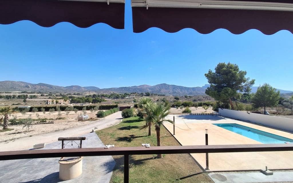 7 sovrum Villa till salu i Sax med pool garage - 599 995 € (Ref: 10130610)