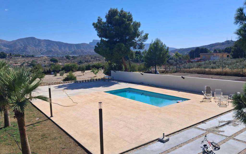 7 sovrum Villa till salu i Sax med pool garage - 599 995 € (Ref: 10130610)