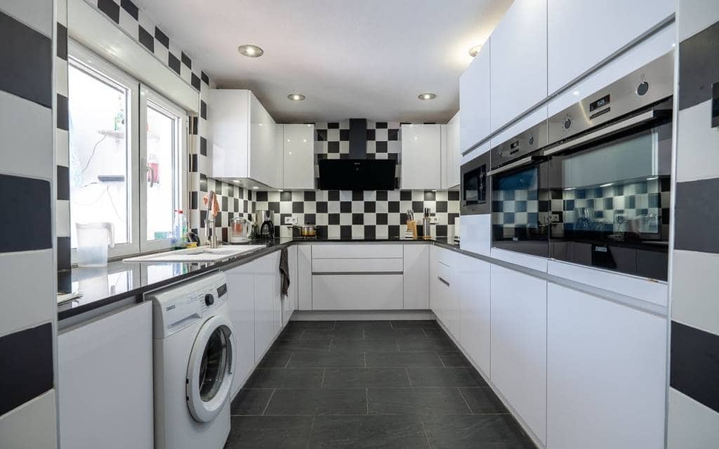 5 sypialnia Willa na sprzedaż w Villena z basenem garażem - 325 000 € (Ref: 10158688)