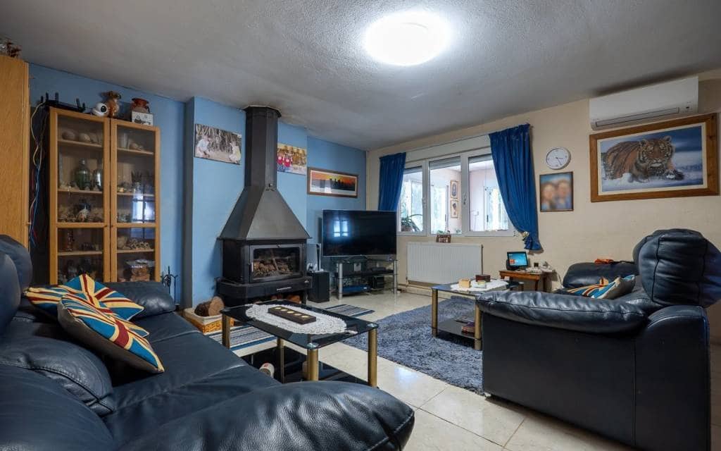 5 sypialnia Willa na sprzedaż w Villena z basenem garażem - 325 000 € (Ref: 10158688)