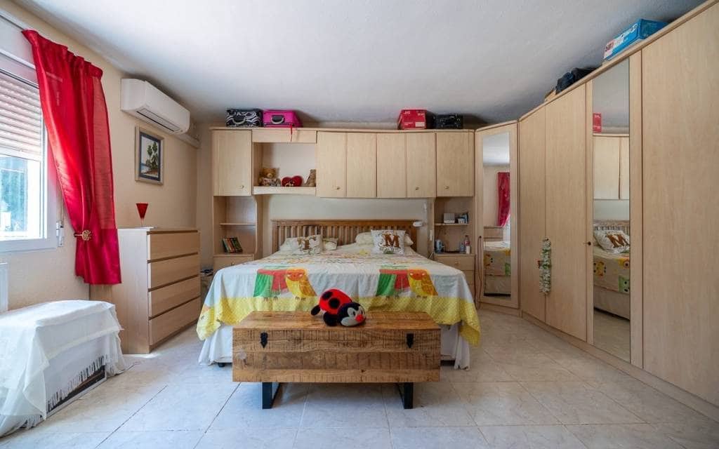 5 sypialnia Willa na sprzedaż w Villena z basenem garażem - 325 000 € (Ref: 10158688)