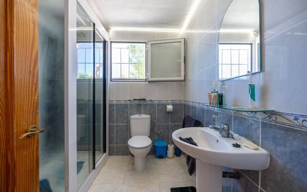 5 sypialnia Willa na sprzedaż w Villena z basenem garażem - 325 000 € (Ref: 10158688)