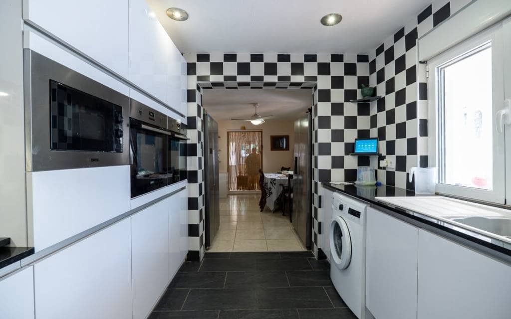 5 sypialnia Willa na sprzedaż w Villena z basenem garażem - 325 000 € (Ref: 10158688)