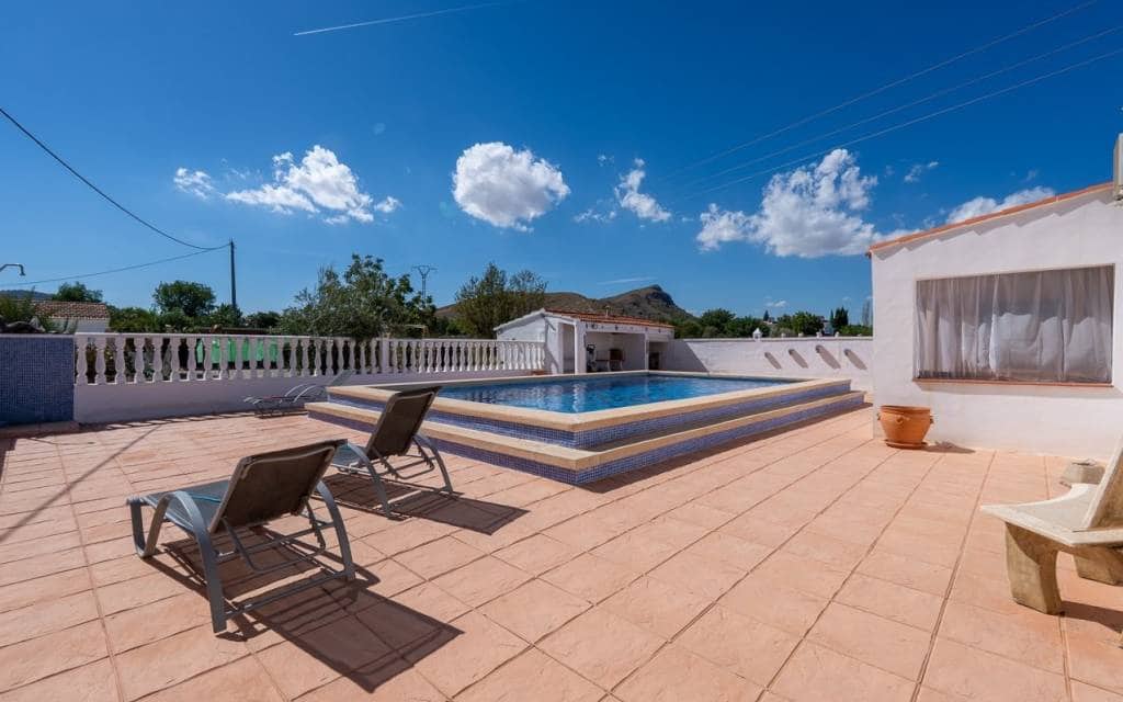 5 sypialnia Willa na sprzedaż w Villena z basenem garażem - 325 000 € (Ref: 10158688)