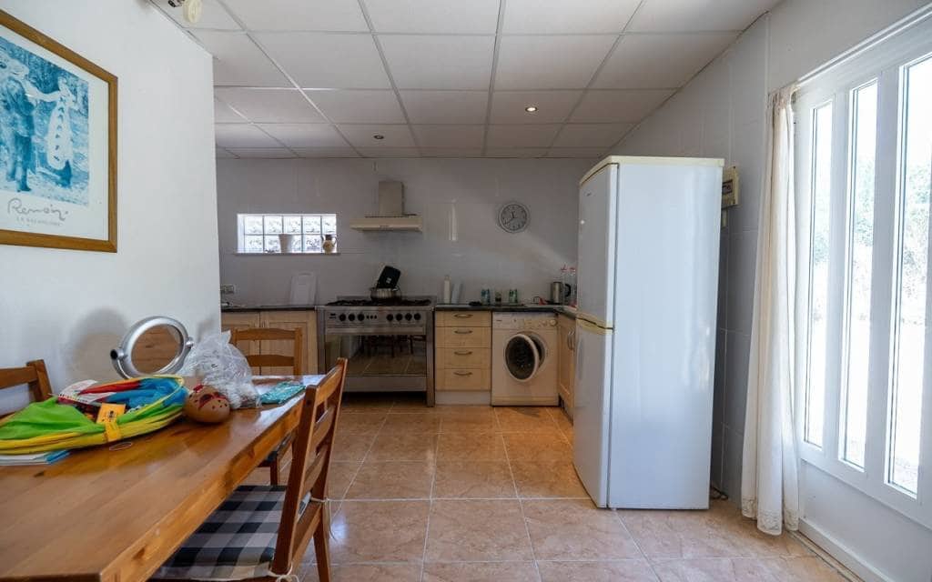 5 sypialnia Willa na sprzedaż w Villena z basenem garażem - 325 000 € (Ref: 10158688)
