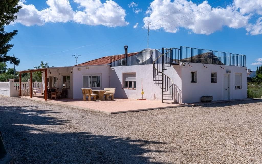 5 sypialnia Willa na sprzedaż w Villena z basenem garażem - 325 000 € (Ref: 10158688)